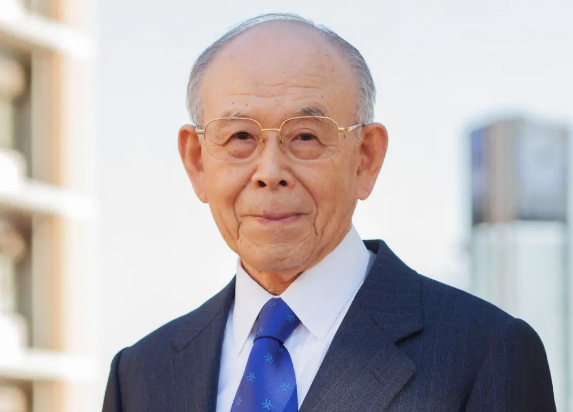 Japan's Nobel Prize winner Akasaki has passed away and invented high-efficiency blue LEDs